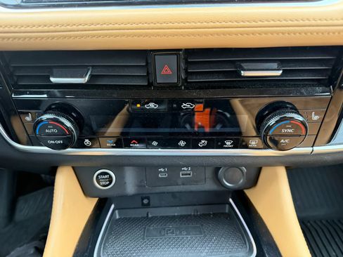 Used 2021 Nissan Rogue Platinum AWD/4WD image 19