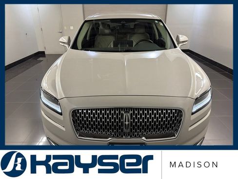 Used 2023 Lincoln Nautilus FWD image 2