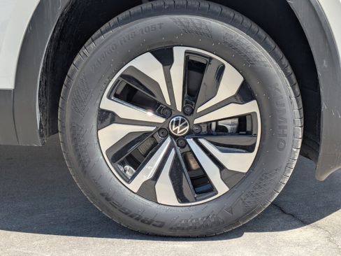 New 2026 Volkswagen Atlas SE image 11