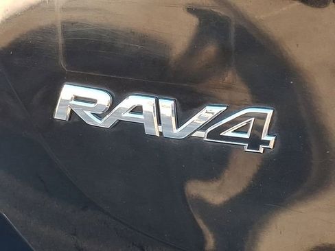 Used 2015 Toyota RAV4 Limited image 30