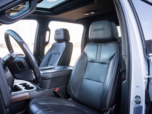 Used 2022 Chevrolet Silverado 3500 High Country image 13