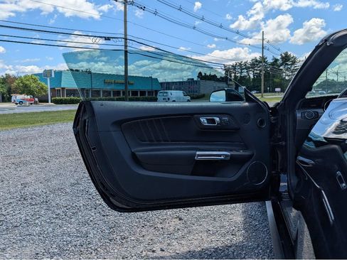 Used 2016 Ford Mustang GT Premium w/ GT Performance Package RWD image 13