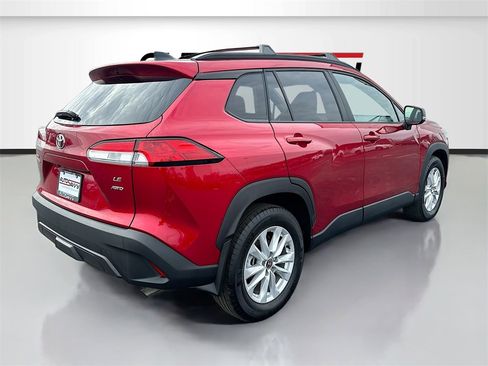 Used 2025 Toyota Corolla Cross LE w/ Moonroof Package image 7