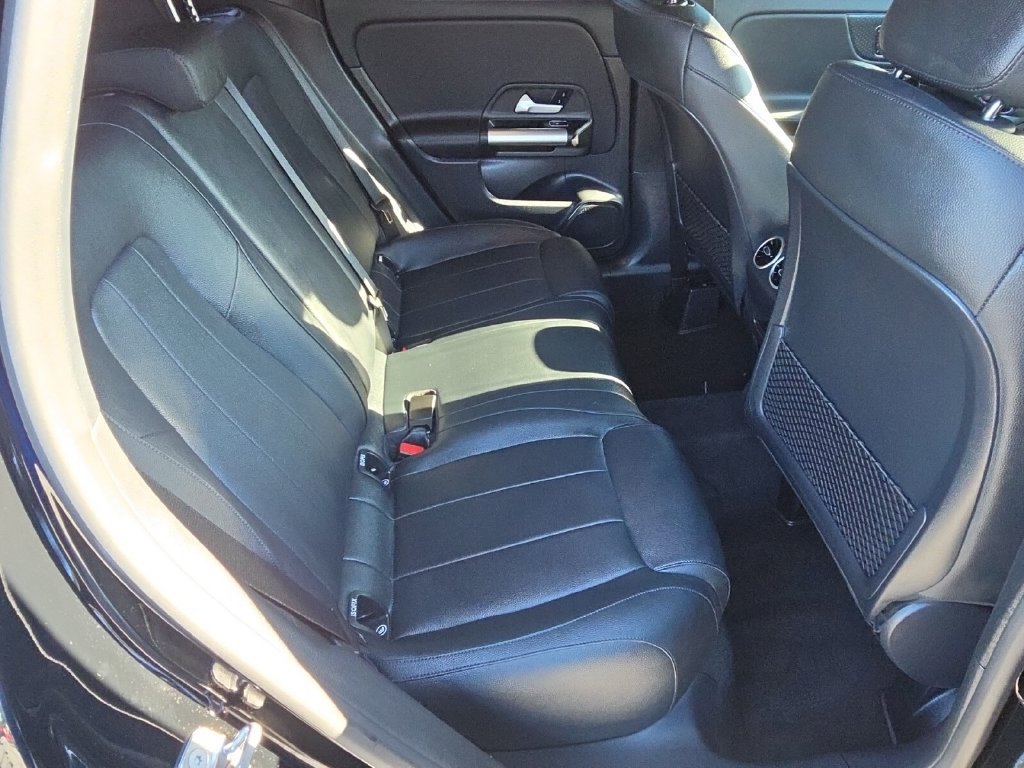 Used 2025 Mercedes-Benz GLA 250 image 17