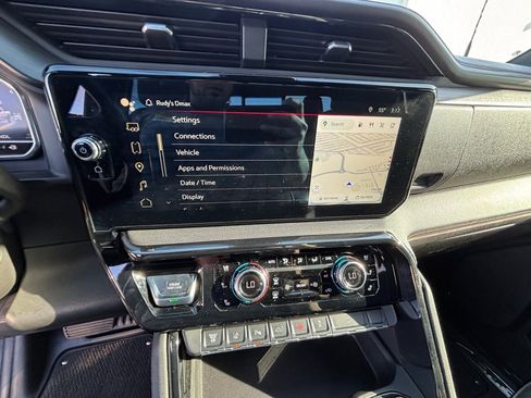 Used 2024 GMC Sierra 2500 AT4 w/ AT4 Premium Plus Package image 7