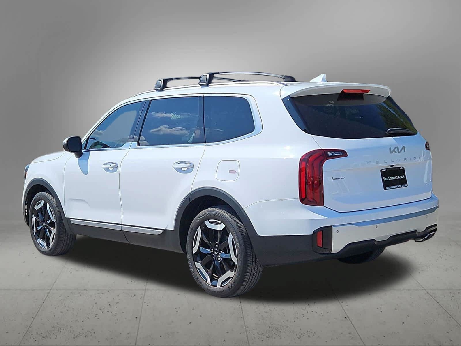 Certified 2024 Kia Telluride S w/ S Sunroof Package FWD image 4