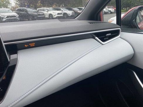 Used 2021 Toyota Corolla SE image 16