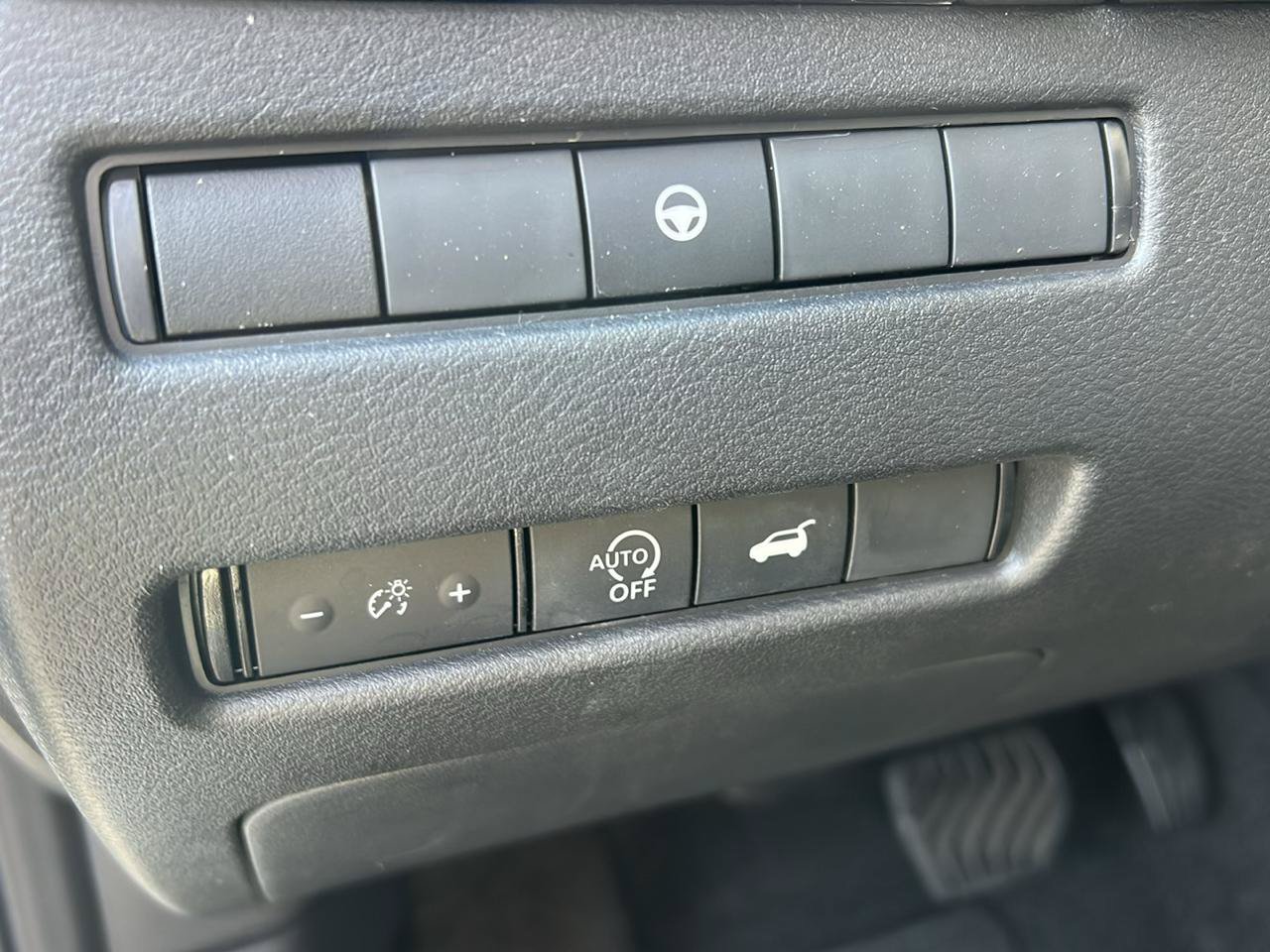 Used 2023 Nissan Rogue SV w/ SV Premium B Package FWD image 18