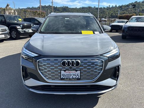 Used 2023 Audi Q4 e-tron Premium Plus w/ Premium Plus AWD/4WD image 3