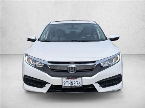 Used 2018 Honda Civic EX image 2