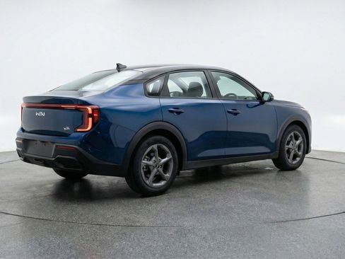 Used 2025 Kia K4 LXS image 9