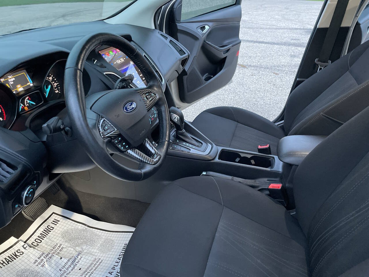 Used 2018 Ford Focus SE w/ Cold Weather Package FWD image 10