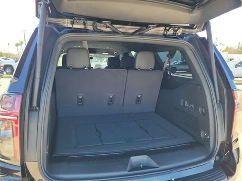 Certified 2024 Chevrolet Suburban LT w/ Luxury Package image 6