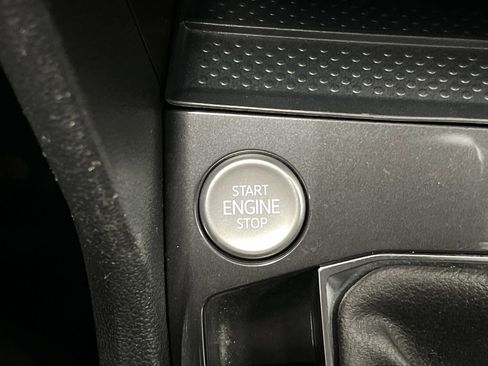 Used 2024 Volkswagen Tiguan SE image 22