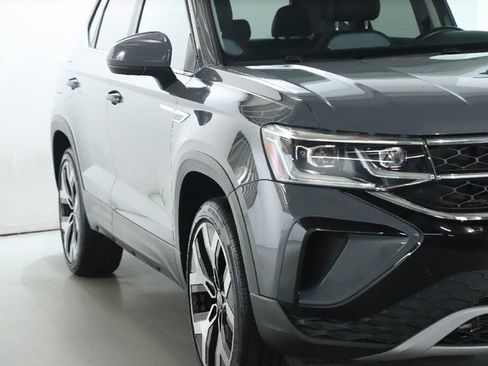 Certified 2023 Volkswagen Taos SEL AWD/4WD image 8
