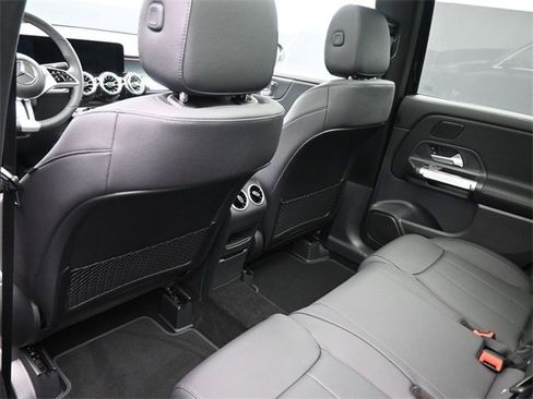 New 2026 Mercedes-Benz GLB 250 image 12