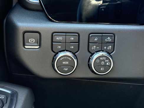 Used 2023 GMC Sierra 1500 SLT w/ SLT Premium Package AWD/4WD image 12