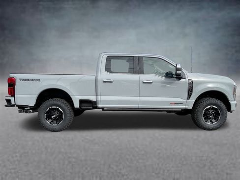 New 2026 Ford F250 Platinum w/ Platinum Plus Package image 4