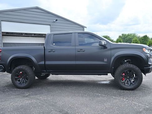 Used 2025 Chevrolet Silverado 1500 RST AWD/4WD image 11