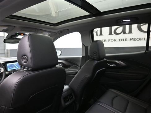 Used 2023 GMC Terrain SLT w/ Infotainment Package II image 24