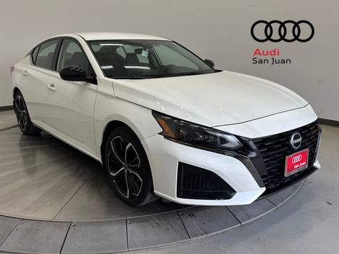 Used 2023 Nissan Altima 2.5 SR image 1