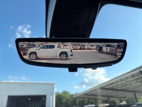 Used 2023 GMC Sierra 2500 Denali w/ Denali Ultimate Package AWD/4WD image 12