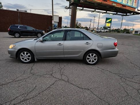 Used 2006 Toyota Camry XLE FWD image 7