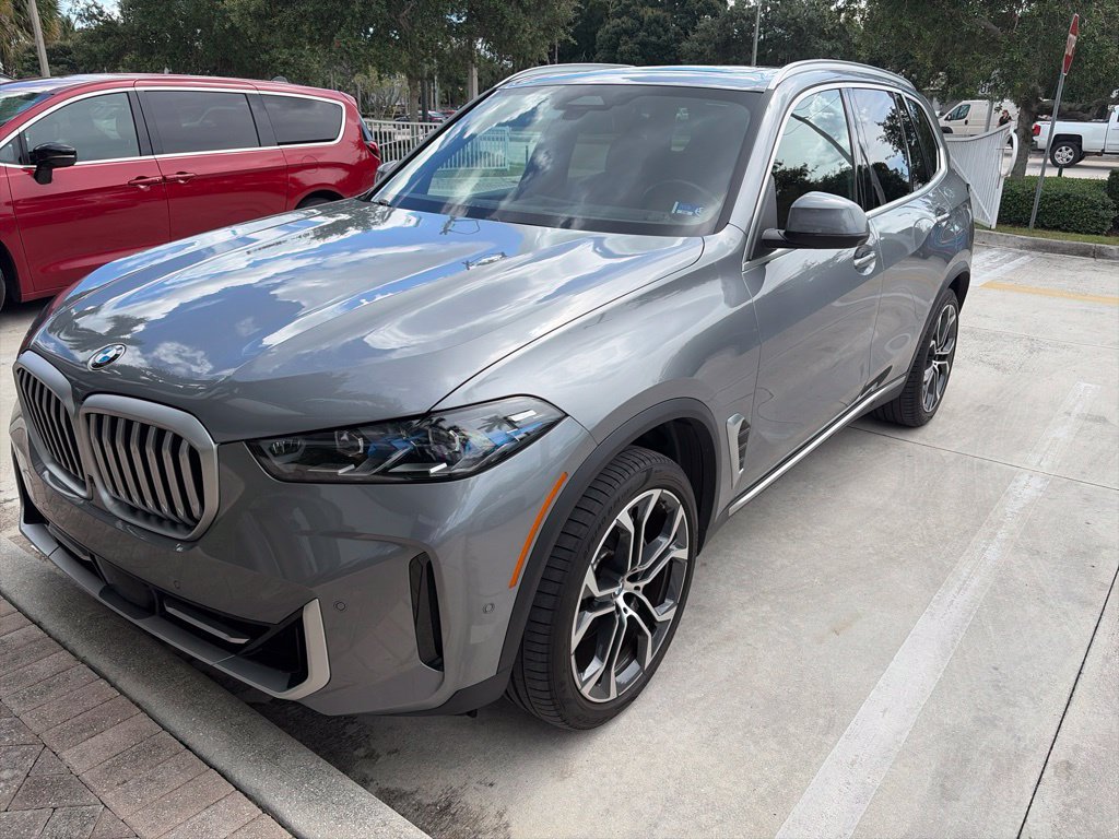 Certified 2024 BMW X5 sDrive40i w/ Premium Package RWD image 3
