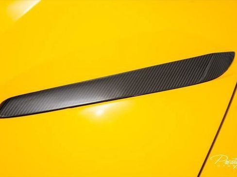 Used 2018 Ferrari 812 Superfast RWD image 15