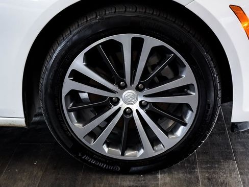 Used 2019 Buick Regal Essence w/ Driver Confidence Package I image 23