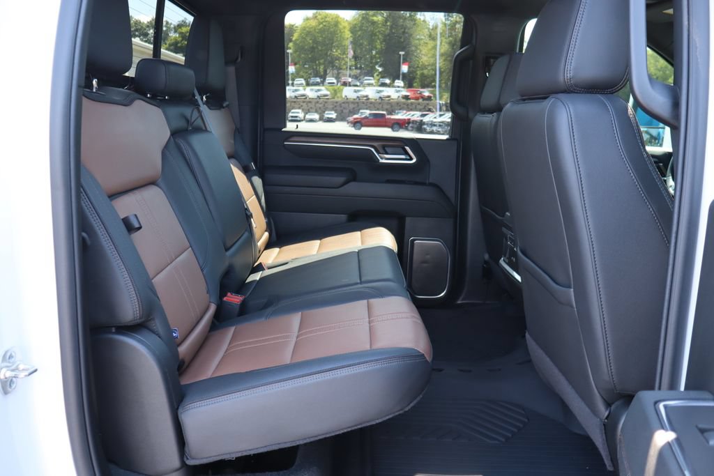 Used 2025 Chevrolet Silverado 2500 High Country w/ Technology Package AWD/4WD image 18