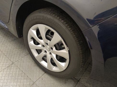 Used 2025 Toyota Corolla LE FWD image 31