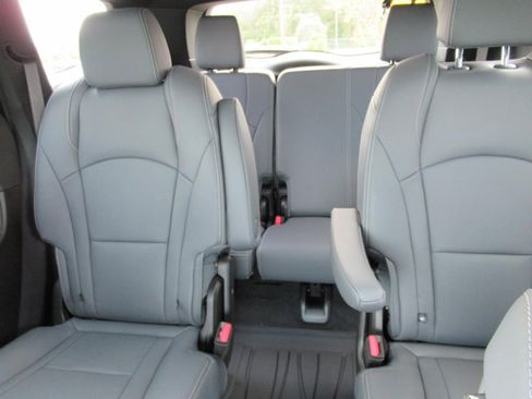 Used 2023 Buick Enclave Essence w/ Experience Buick Package FWD image 19