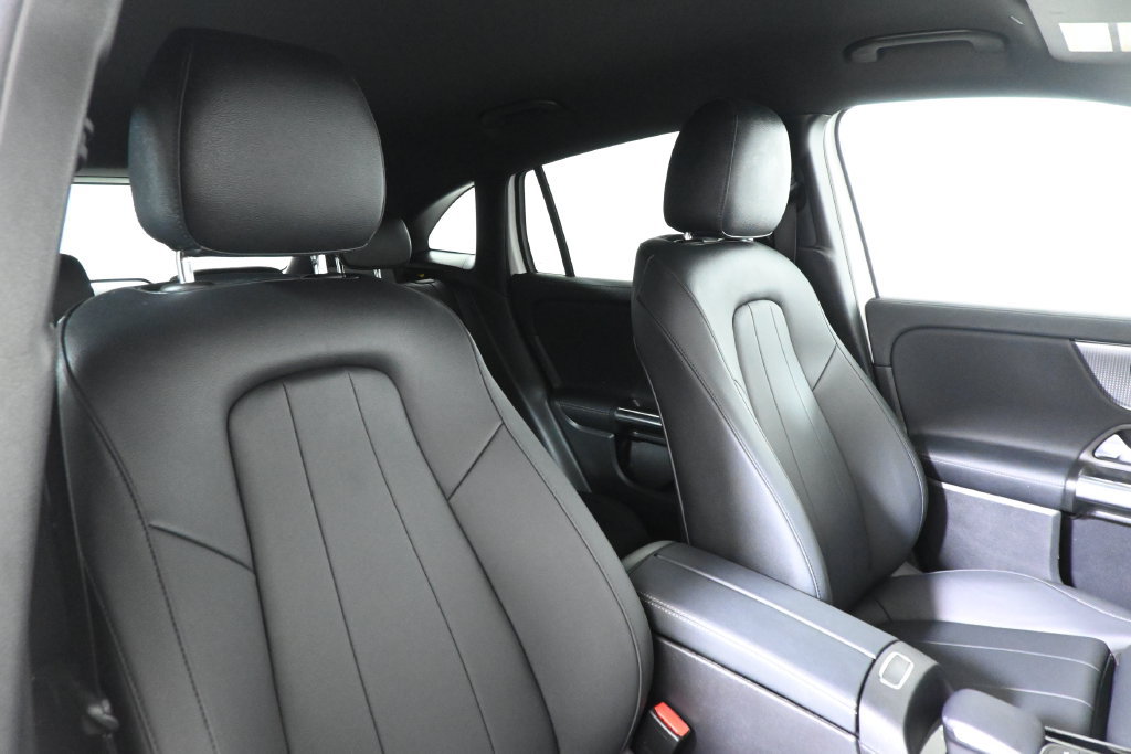 Certified 2023 Mercedes-Benz GLA 250 4MATIC image 33