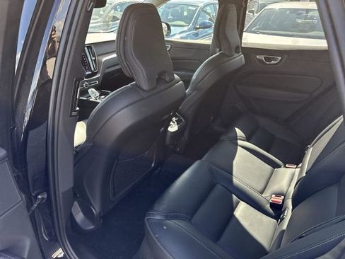Used 2024 Volvo XC60 B5 Ultimate w/ Protection Package Premier AWD/4WD image 21