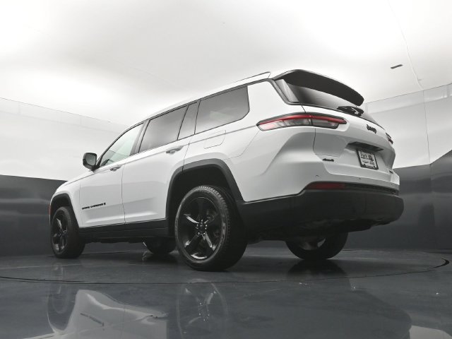 Used 2025 Jeep Grand Cherokee L Limited w/ Black Appearance Package AWD/4WD image 22