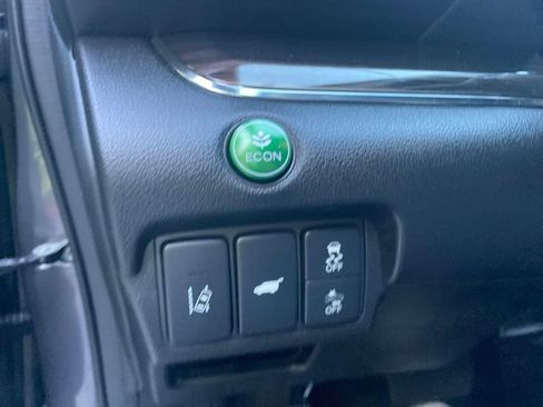 Used 2016 Honda CR-V Touring image 10