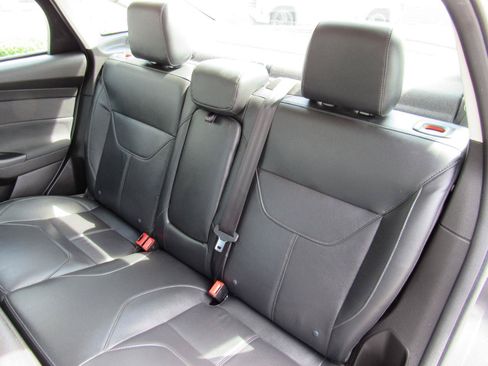 Used 2017 Ford Focus Titanium FWD image 40