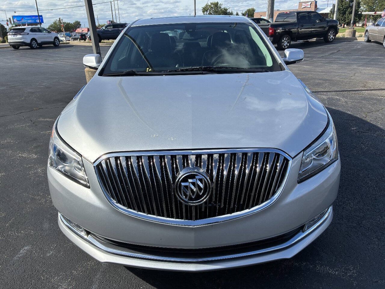 Used 2016 Buick LaCrosse Sport Touring FWD image 2
