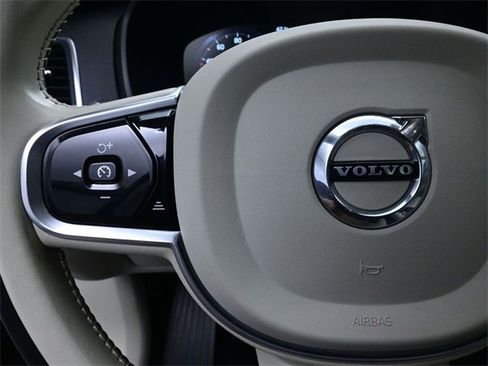Used 2021 Volvo XC90 T5 Momentum w/ Climate Package image 15