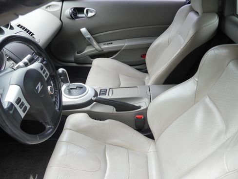 Used 2007 Nissan 350Z Touring RWD image 11