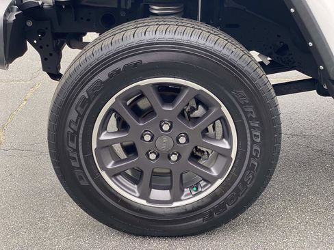 Certified 2022 Jeep Gladiator Overland image 11