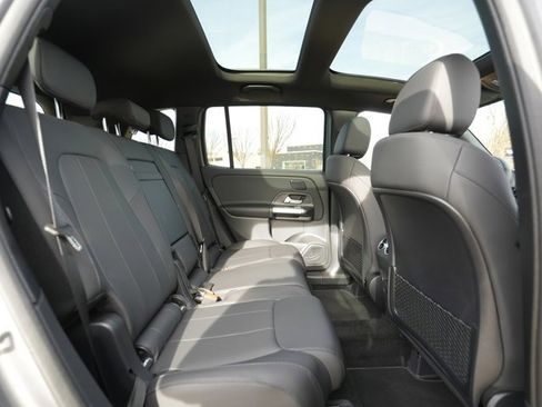 Used 2026 Mercedes-Benz GLB 250 4MATIC image 41