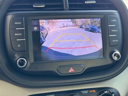 Certified 2022 Kia Soul LX w/ Technology Package image 23