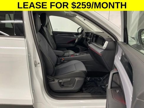Used 2026 Volkswagen Tiguan SE AWD/4WD image 11