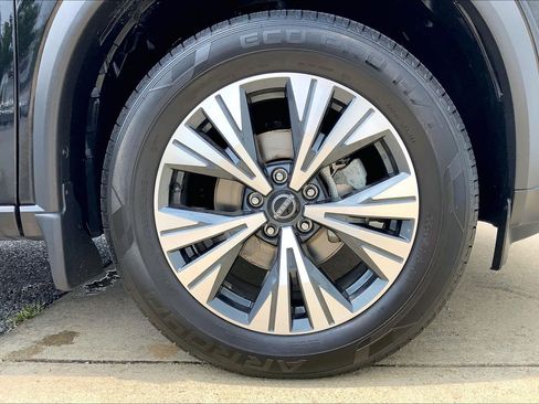 Used 2023 Nissan Rogue SV AWD/4WD image 11