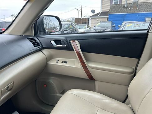 Used 2013 Toyota Highlander Limited AWD/4WD image 13