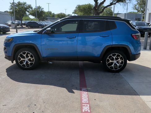 Used 2024 Jeep Compass Limited AWD/4WD image 7