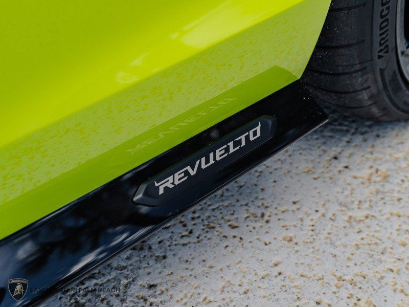 Used 2025 Lamborghini Revuelto AWD/4WD image 7