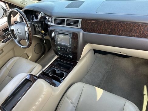 Used 2014 GMC Yukon Denali AWD/4WD image 12
